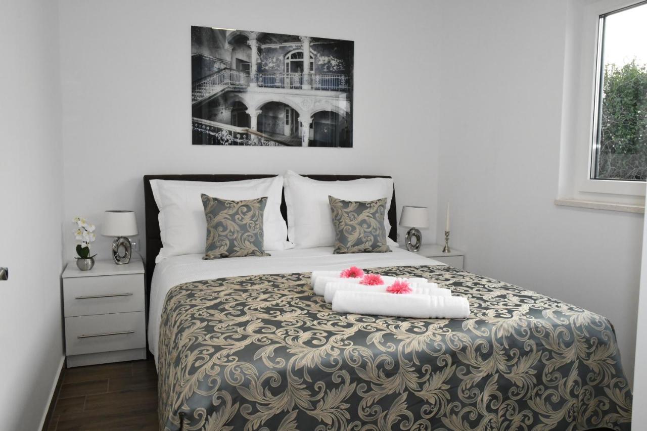 Holiday Luxury Resort Sundance トロギール エクステリア 写真