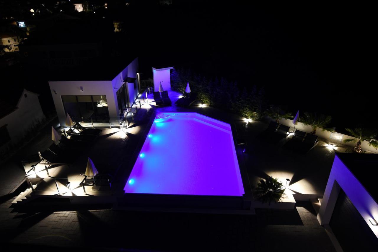 Holiday Luxury Resort Sundance トロギール エクステリア 写真