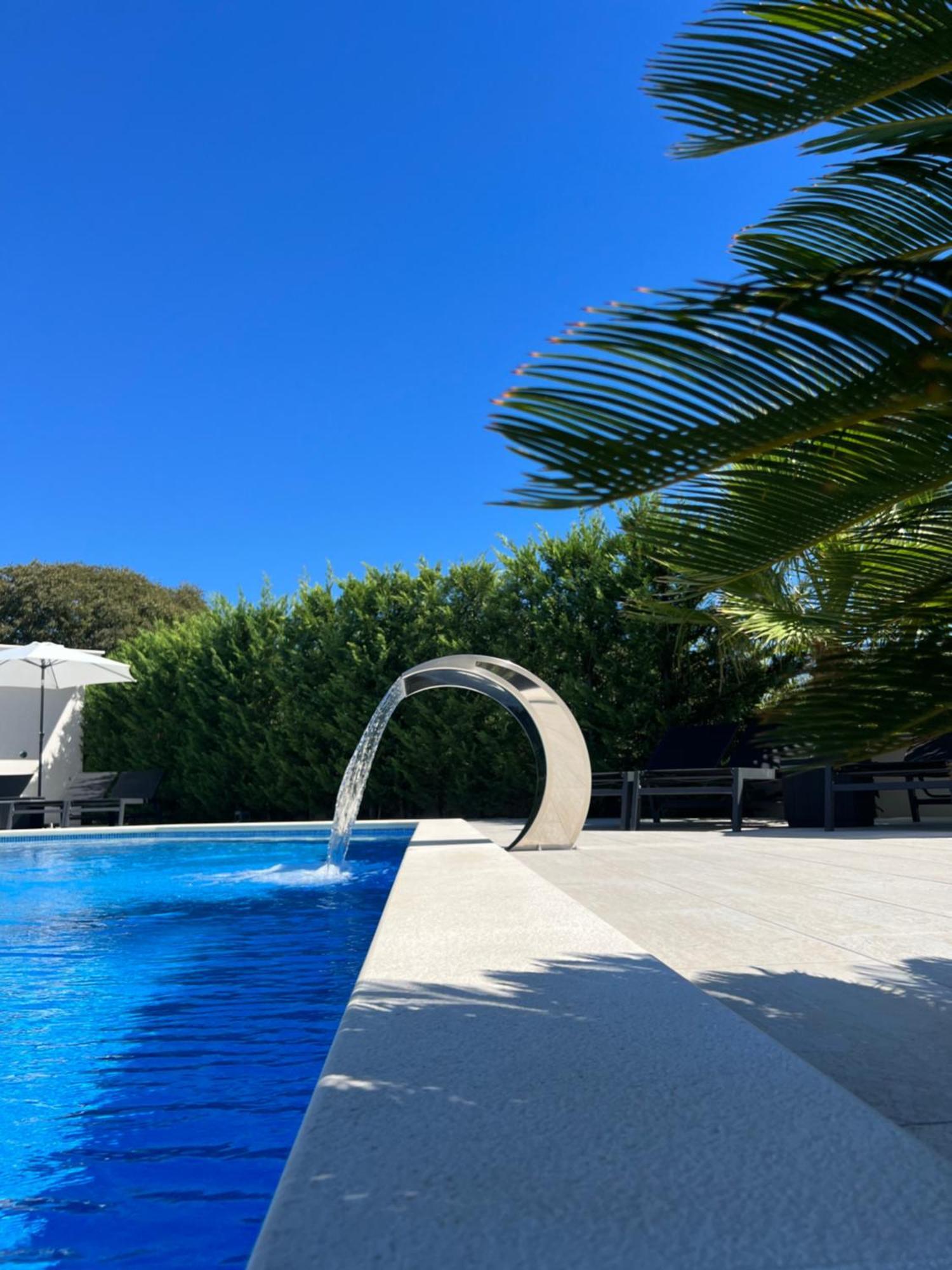 Holiday Luxury Resort Sundance トロギール エクステリア 写真